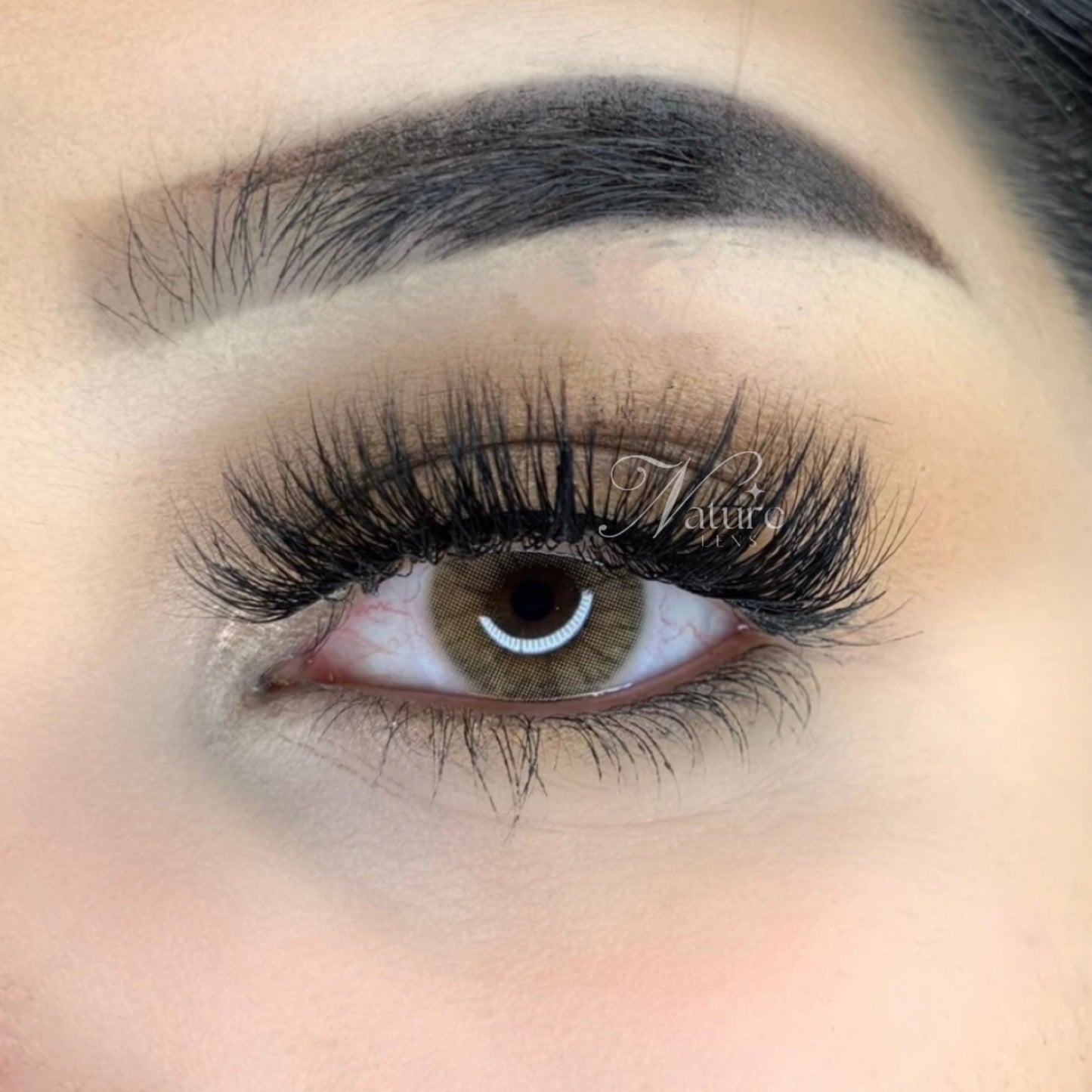 Lente de contato anual Queen Ochre (caixa c/ 2 peças)