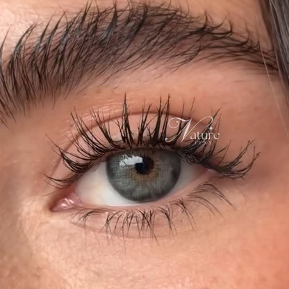 Lente de contato anual pupila reduzida Siri Green (caixa c/ 2 peças)